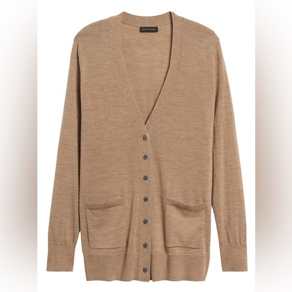 Banana Republic 100% Merino Long Cardigan 
Size Small
Excellent condition
